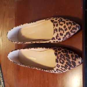 POINTY TOE CHITAH PRINT FLATS